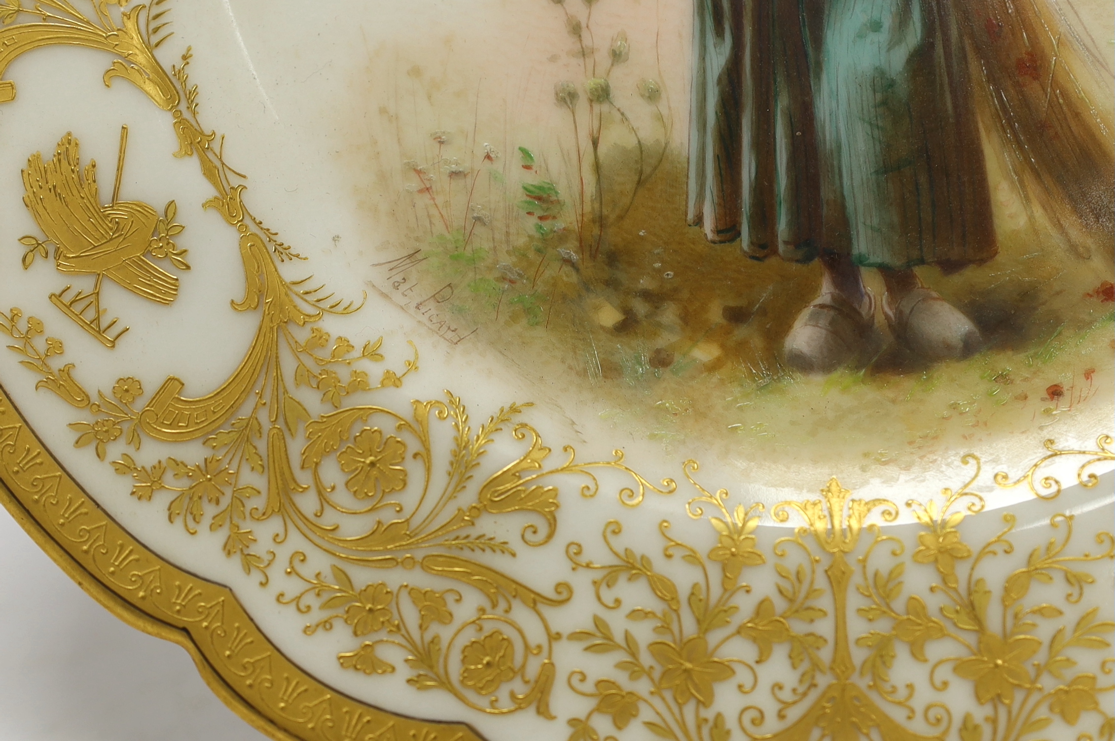 A Paris Porcelain plate, inscribed 'La Petite Fadelle', 24cm